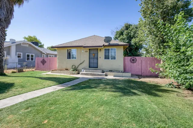 $250,500 | 448 East Tuolumne Street, Fresno, CA 93706