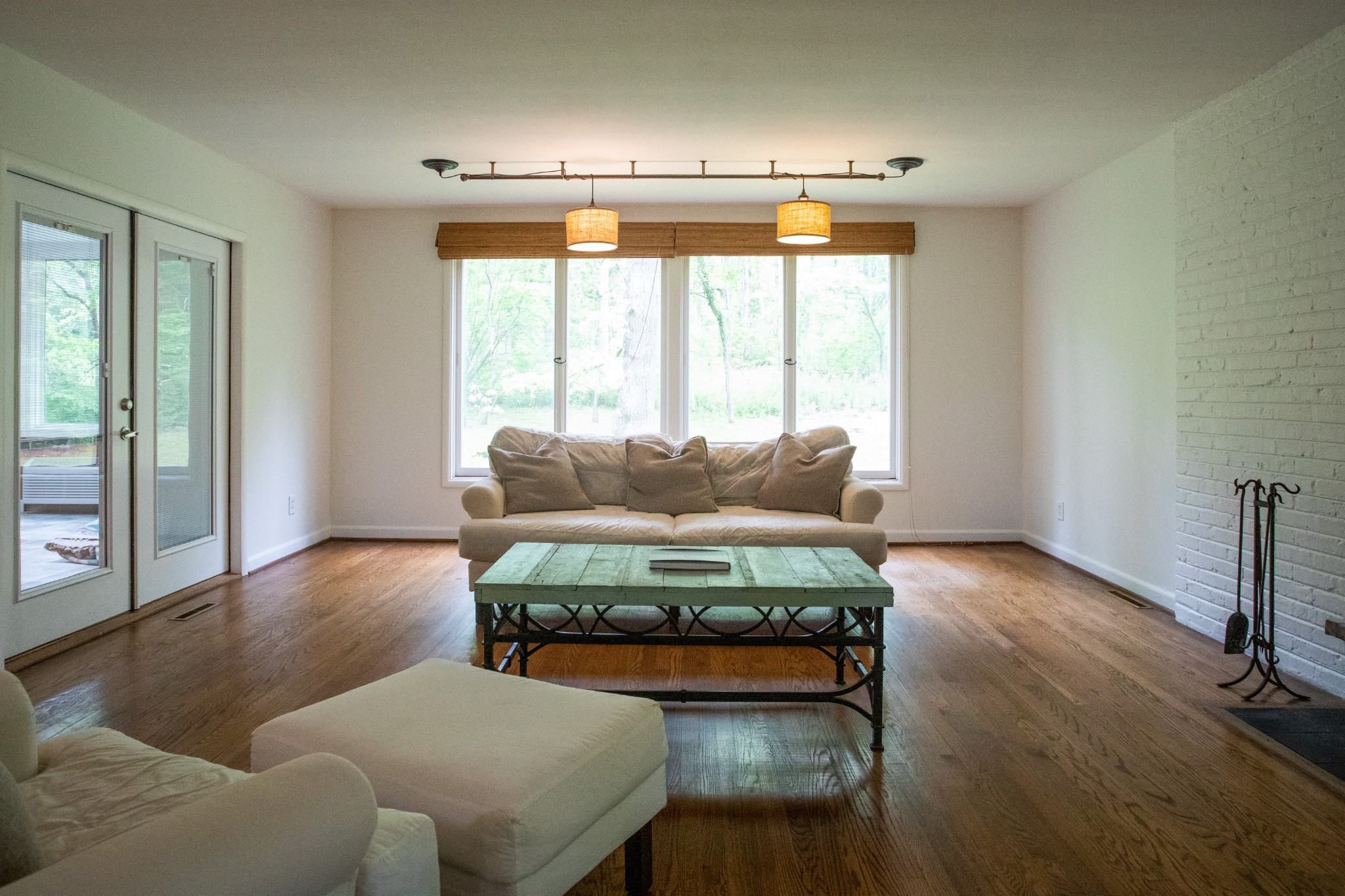 283 Green's View Road Sewanee, TN 37375 - Photo 28 of 50 a living room with furniture and a window
