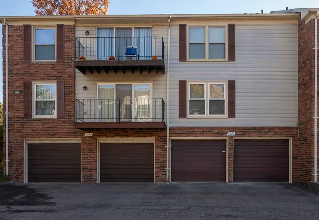 $225,000 | 6222 Pepper Hill Street, West Bloomfield, MI 48322