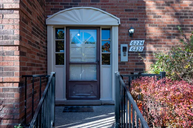 $225,000 | 6222 Pepper Hill Street, West Bloomfield, MI 48322