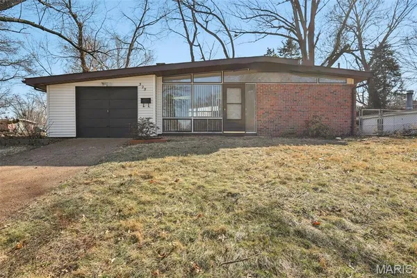 $138,000 | 325 Holiday Hill Drive, Florissant, MO 63033