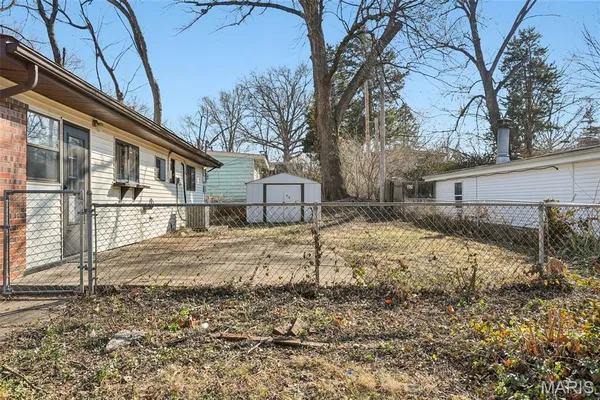 $138,000 | 325 Holiday Hill Drive, Florissant, MO 63033