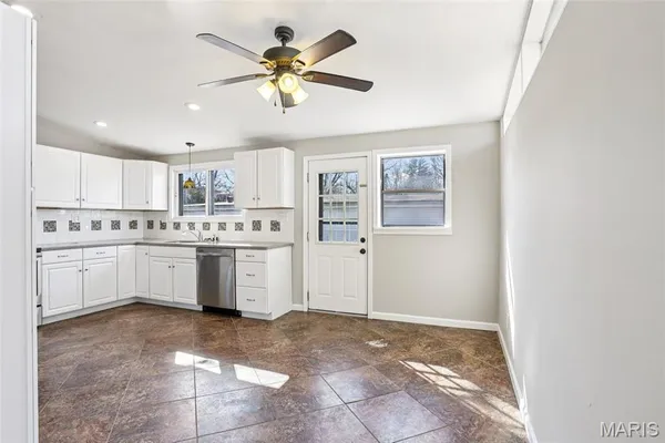 $138,000 | 325 Holiday Hill Drive, Florissant, MO 63033