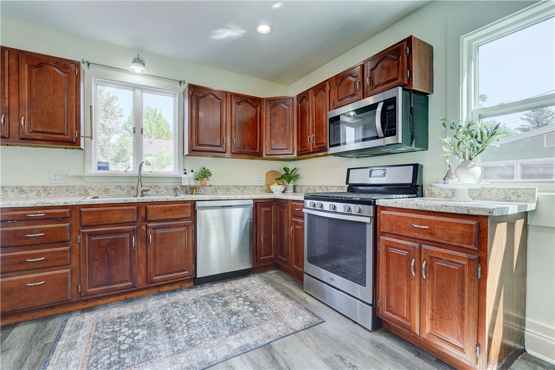 152 Colonial Road Rochester, NY 14609 - Photo 16 of 40 Gallery Image 16