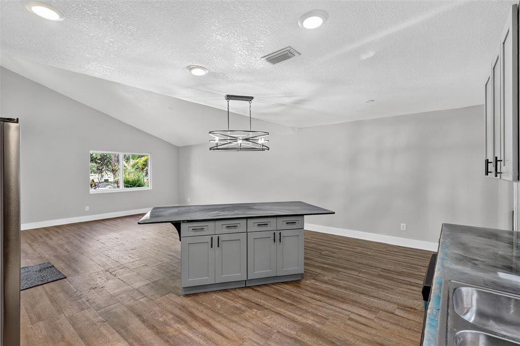 16133 Ravendale Drive Tampa, FL 33618 - Photo 18 of 36