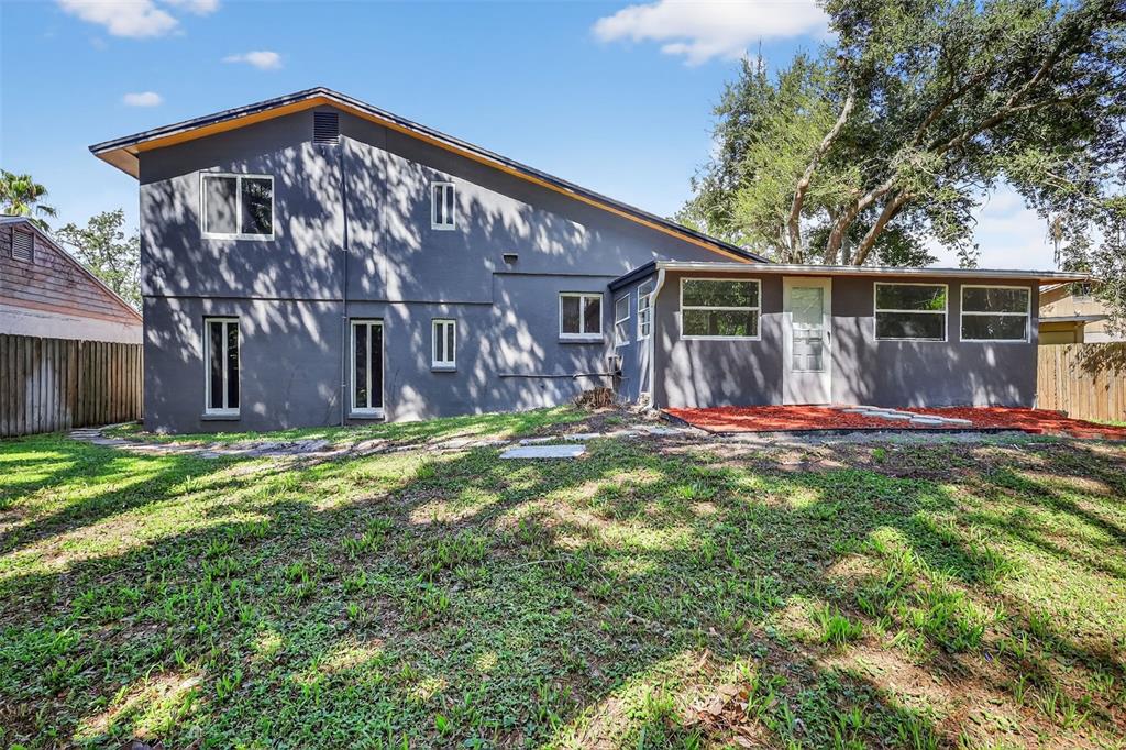 16133 Ravendale Drive Tampa, FL 33618 - Photo 4 of 36