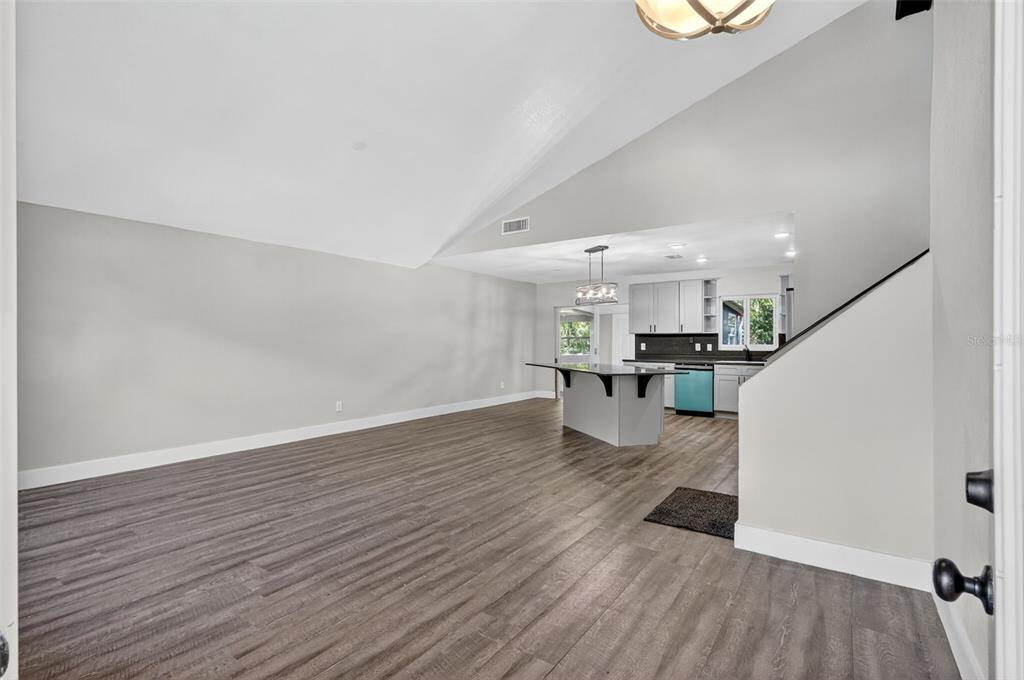 16133 Ravendale Drive Tampa, FL 33618 - Photo 10 of 36