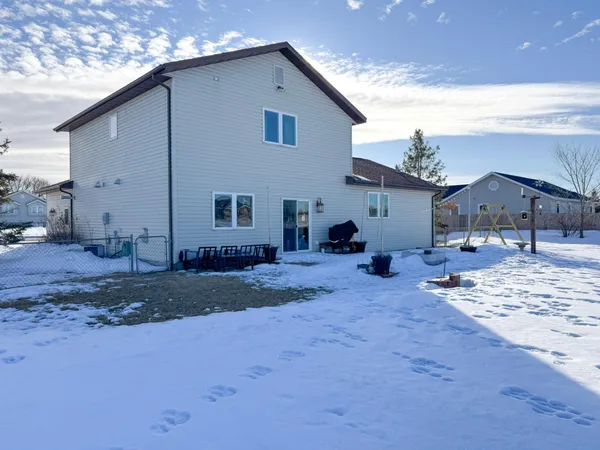 $339,900 | 1124 Garnet Boulevard, Detroit Lakes, MN 56501