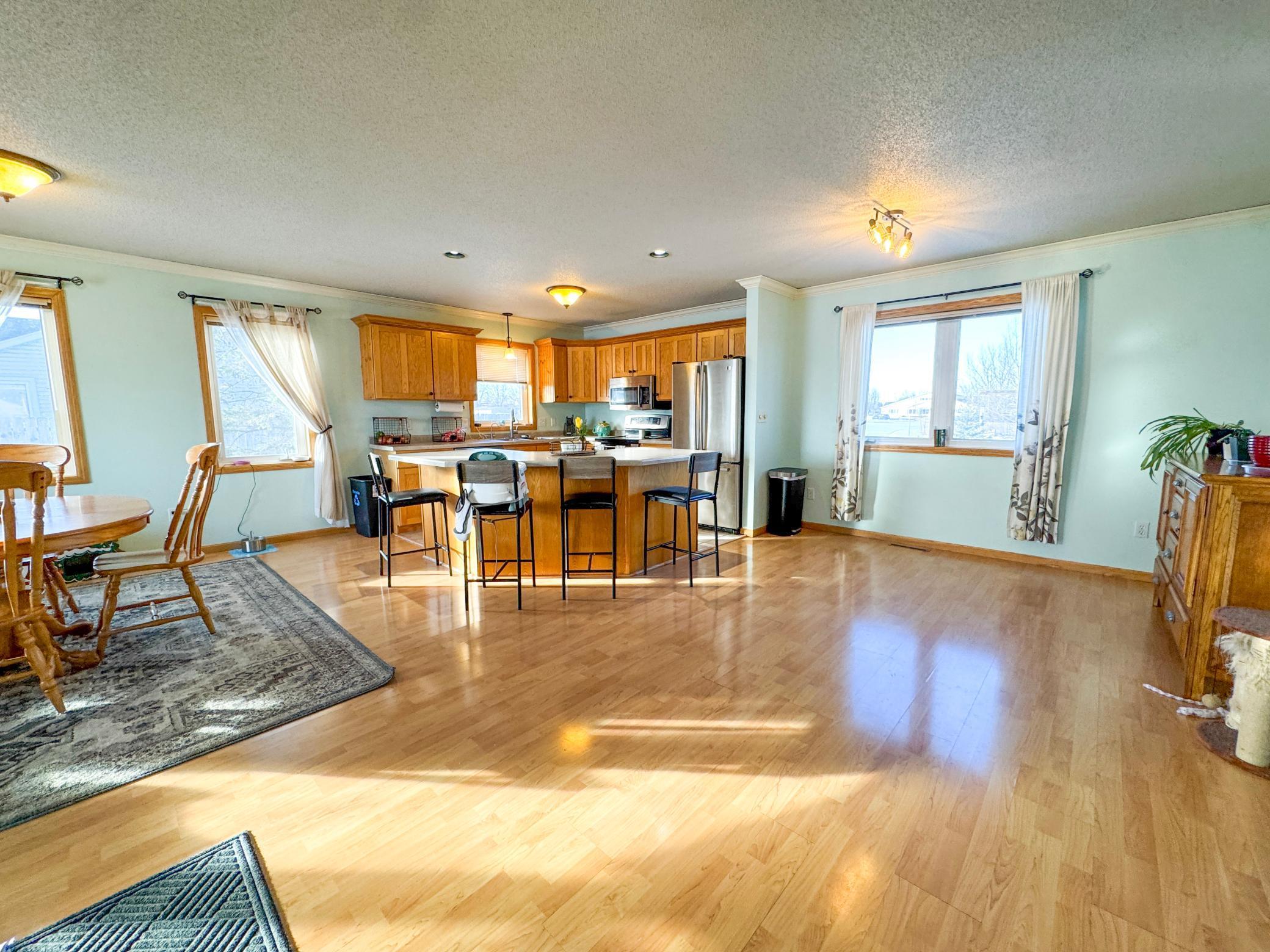 1124 Garnet Boulevard Detroit Lakes, MN 56501 - Photo 4 of 37