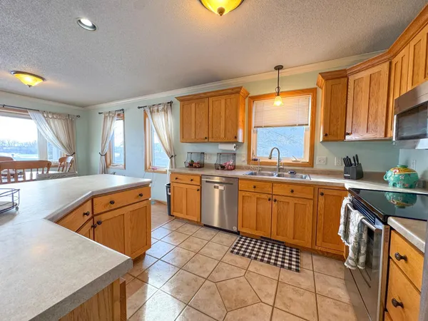 $339,900 | 1124 Garnet Boulevard, Detroit Lakes, MN 56501