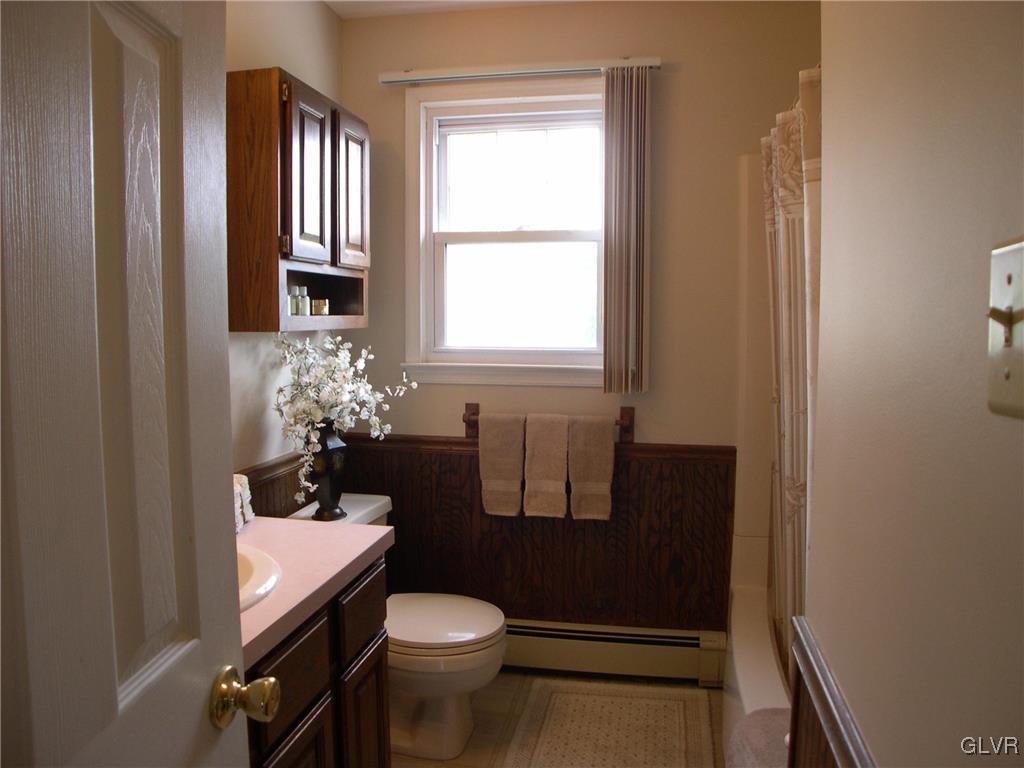 1428 Exeter Road Allentown, PA 18103 - Photo 9 of 15 Gallery Image 9