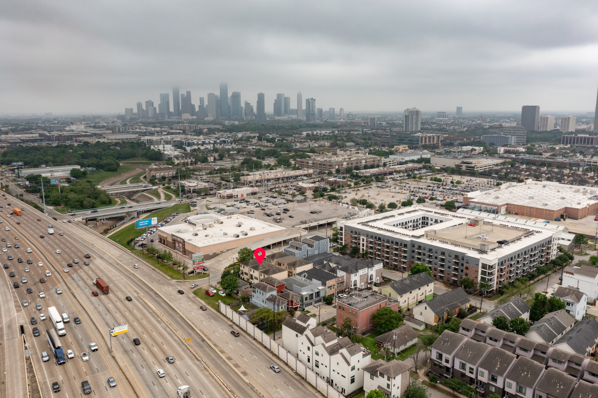 1607 Bass Street, Unit B Houston, TX 77007 - Photo 37 of 39 an aerial view of a city