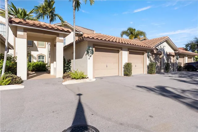 $375,000 | 162 Newport Drive, Unit 1204, Naples, FL 34114