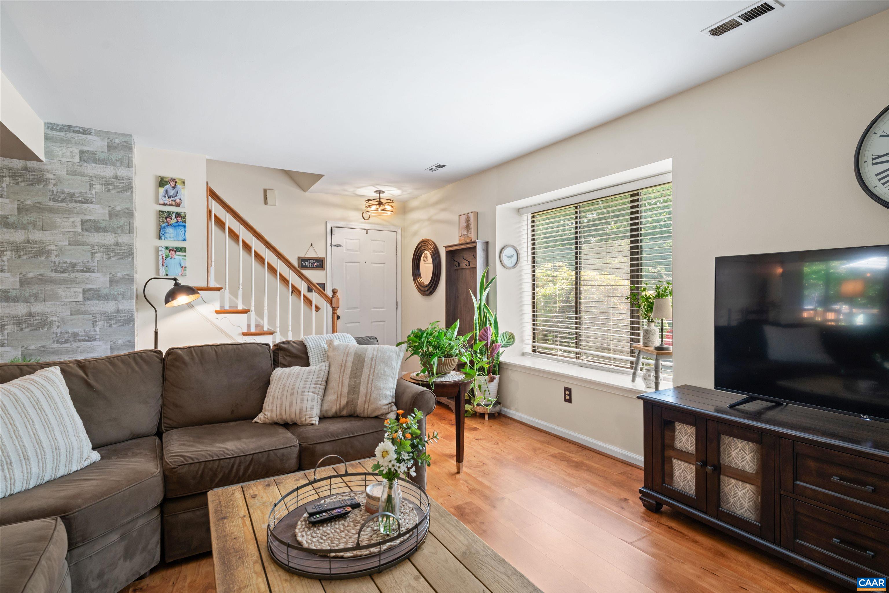 7 Ridgeview Circle Charlottesville, VA 22902 - Photo 10 of 40 Lots of Light!