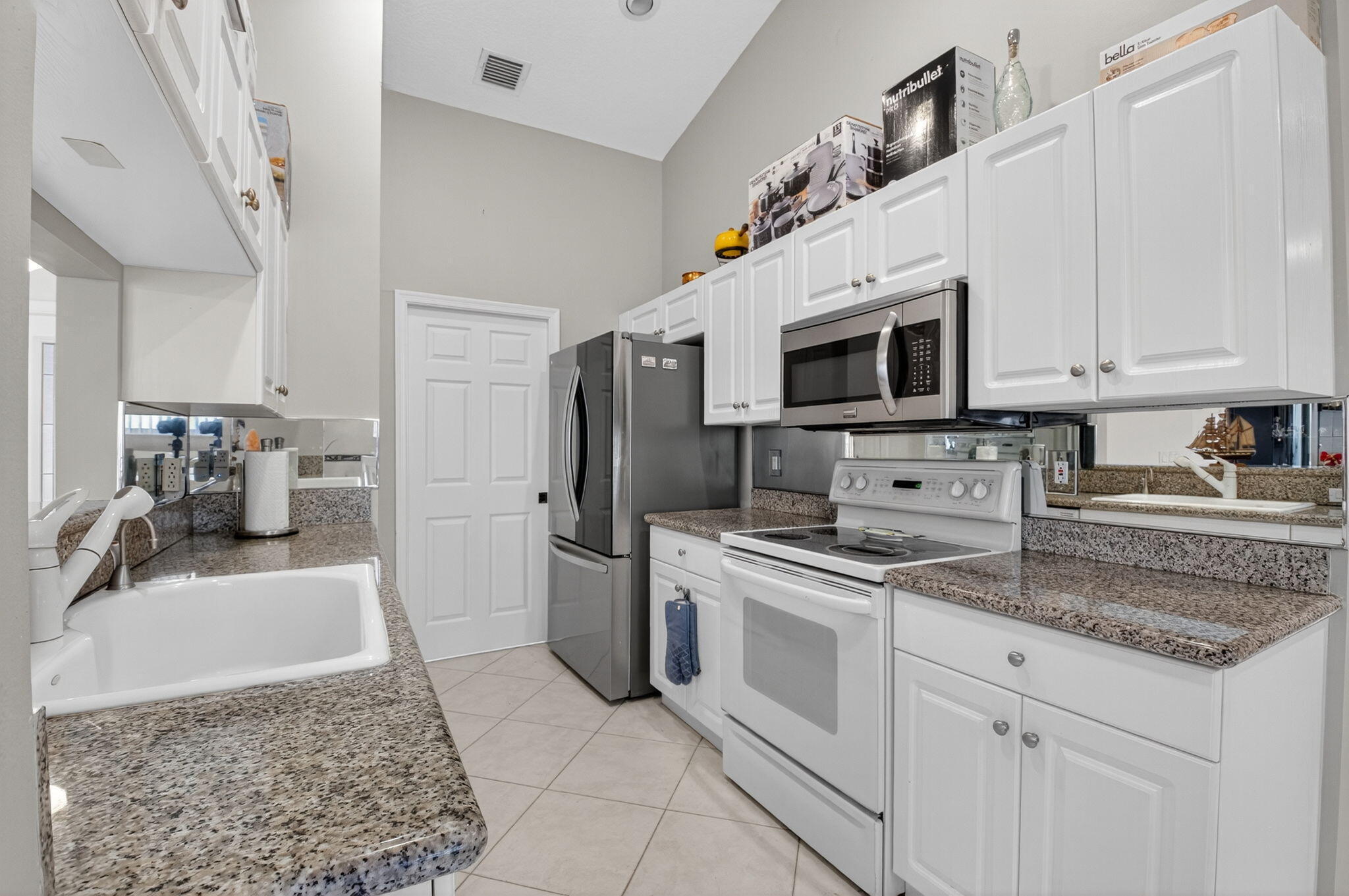 7470 Chorale Road Boynton Beach, FL 33437 - Photo 9 of 74 Kitchen