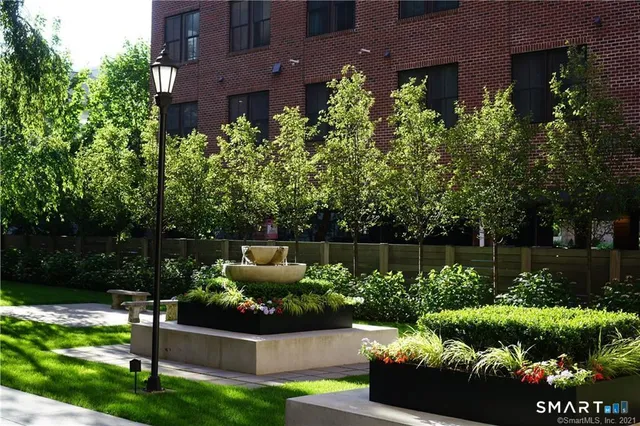 $2,200 | 700 Summer Street, Unit 1M, Stamford, CT 06901