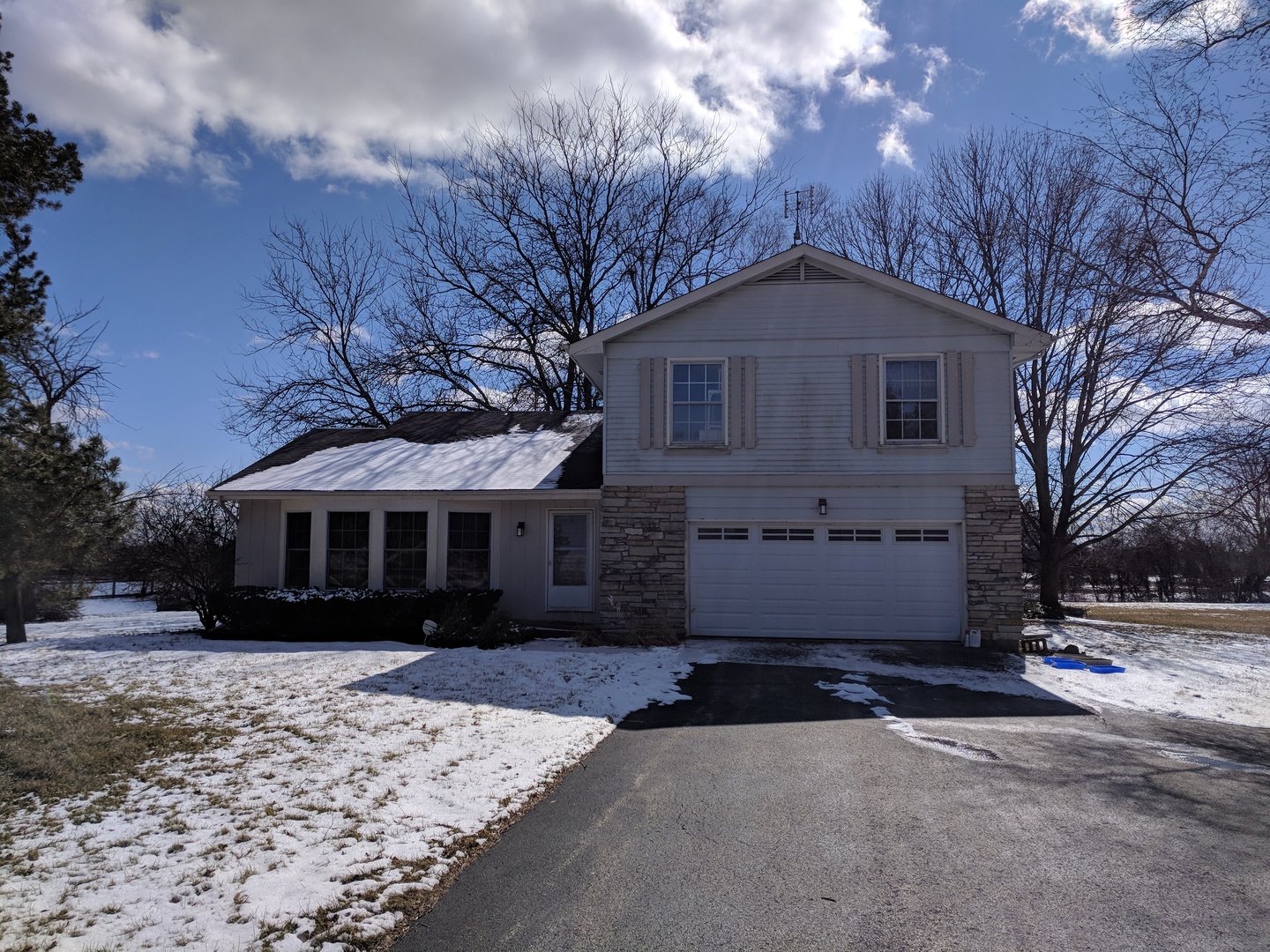1903 West Hunters Lane Spring Grove, IL 60081 - Photo 2 of 6