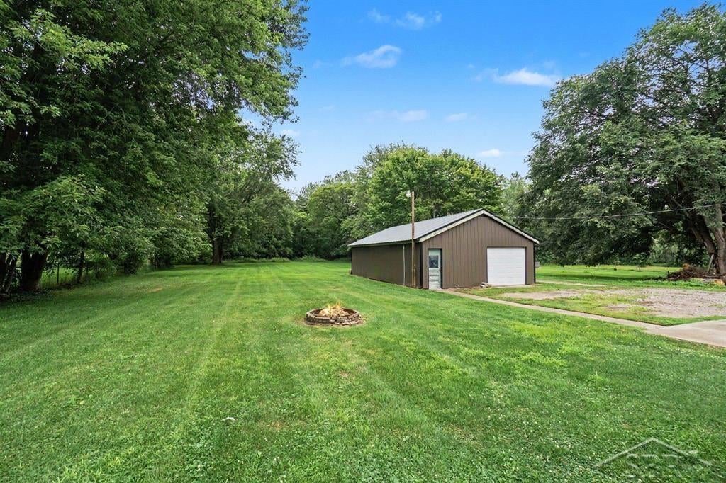 1375 South Poseyville Road Midland, MI 48640 - Photo 2 of 19 Gallery Image 2