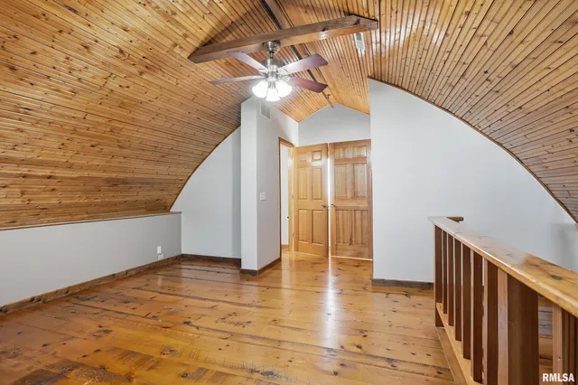 $460,000 | 17297 Highway 92, Columbus Junction, IA 52738