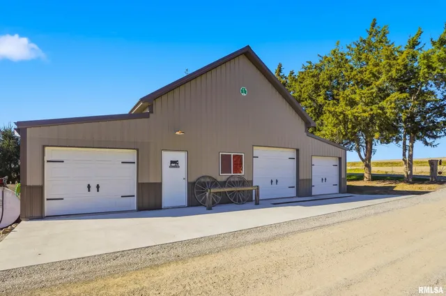 $460,000 | 17297 Highway 92, Columbus Junction, IA 52738