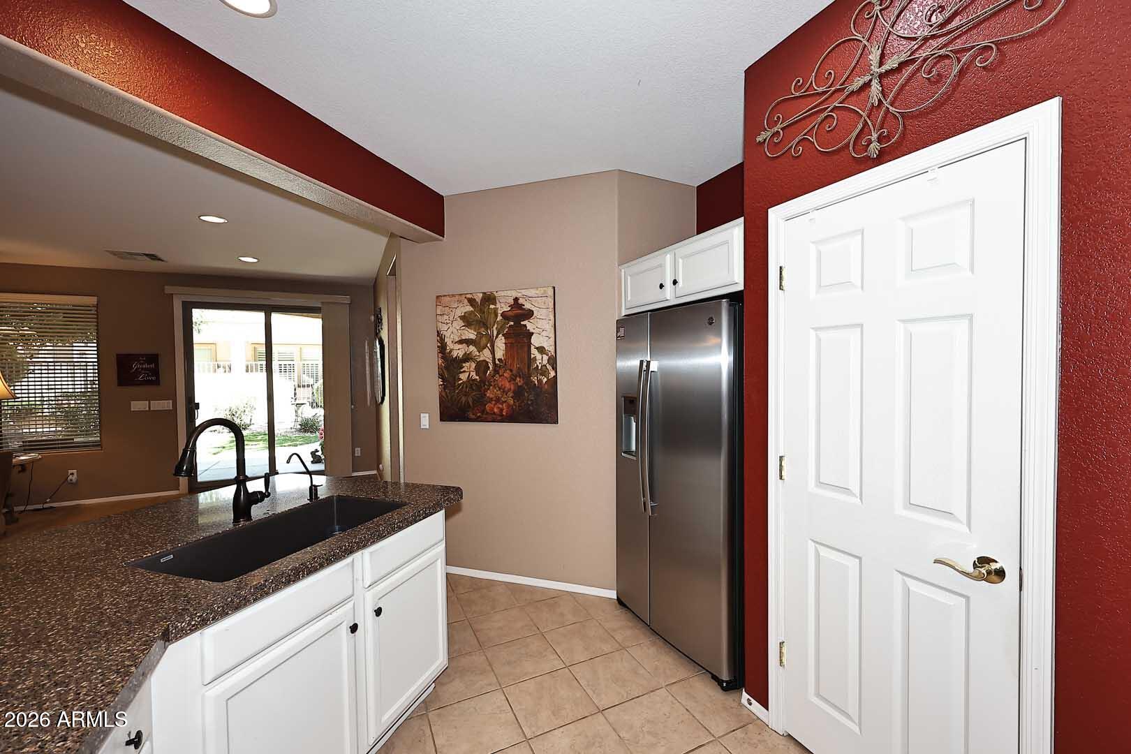 4058 East Rakestraw Lane Gilbert, AZ 85298 - Photo 10 of 55 Kitchen3