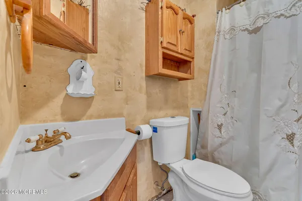 $290,000 | 488 Mohawk Drive, Brick, NJ 08723