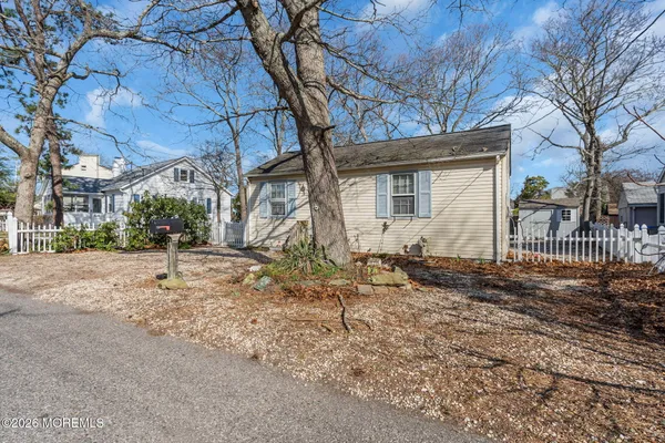 $290,000 | 488 Mohawk Drive, Brick, NJ 08723