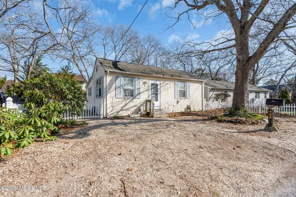 $290,000 | 488 Mohawk Drive, Brick, NJ 08723