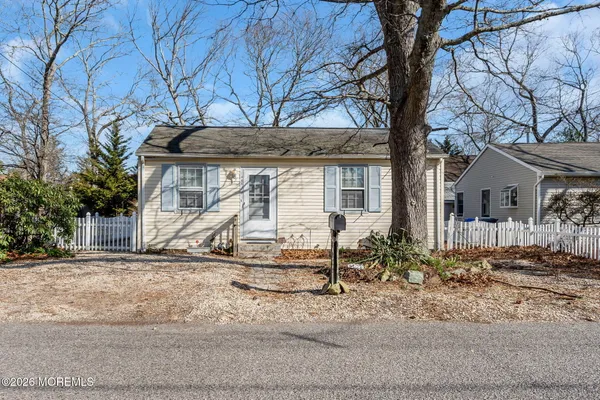 $290,000 | 488 Mohawk Drive, Brick, NJ 08723