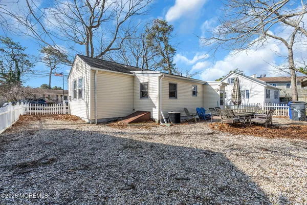 $290,000 | 488 Mohawk Drive, Brick, NJ 08723