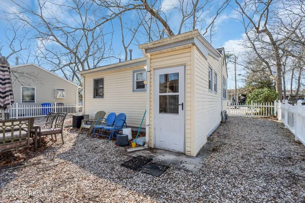 $290,000 | 488 Mohawk Drive, Brick, NJ 08723