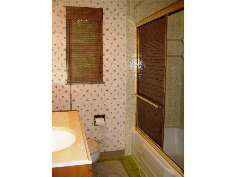 2817 McCully Road Allison Park, PA 15101 - Photo 14 of 23 Full Bath.