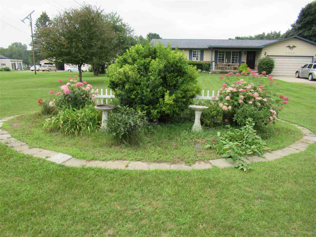 8240 West Stanley Road Flushing, MI 48433 - Photo 2 of 55 50047678-1.JPG