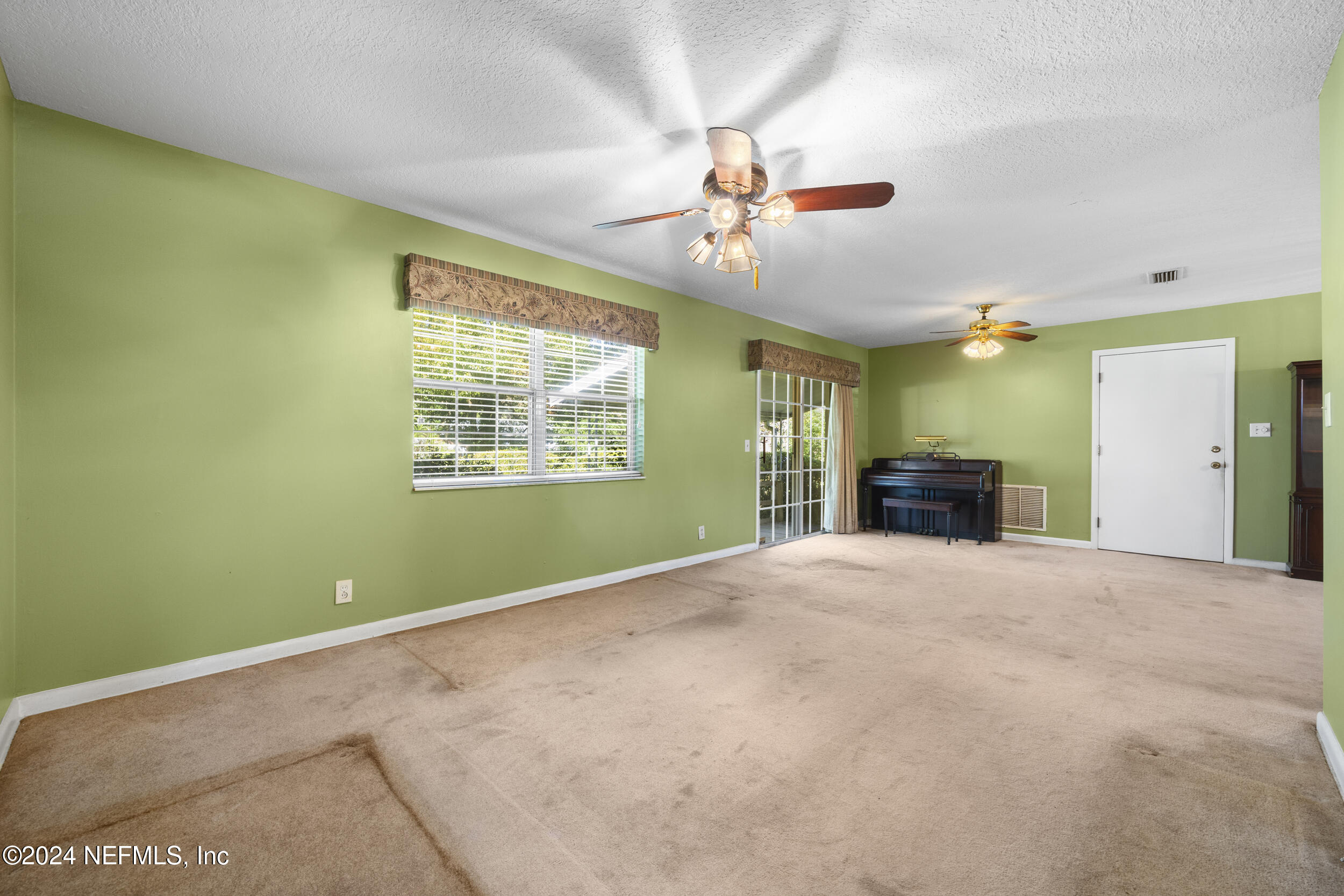 7729 Cayman Road Jacksonville, FL 32216 - Photo 10 of 25 _therealestateographers_015