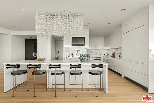 $4,995,000 | 9255 Doheny Road, Unit 2006, West Hollywood, CA 90069