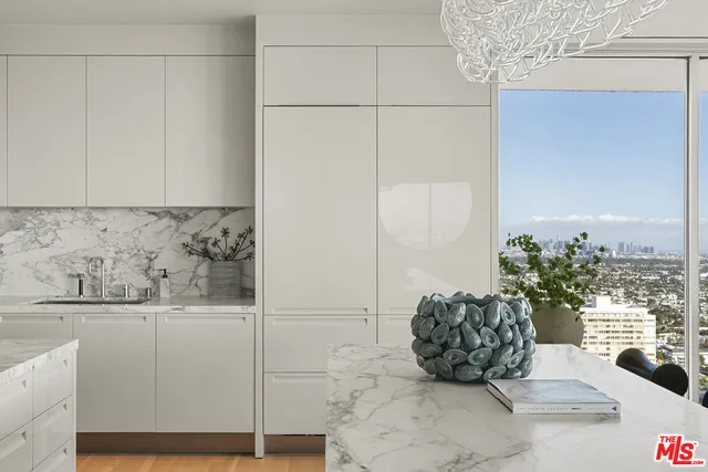 $4,995,000 | 9255 Doheny Road, Unit 2006, West Hollywood, CA 90069