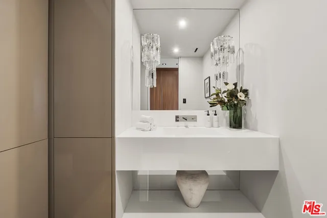 $4,995,000 | 9255 Doheny Road, Unit 2006, West Hollywood, CA 90069