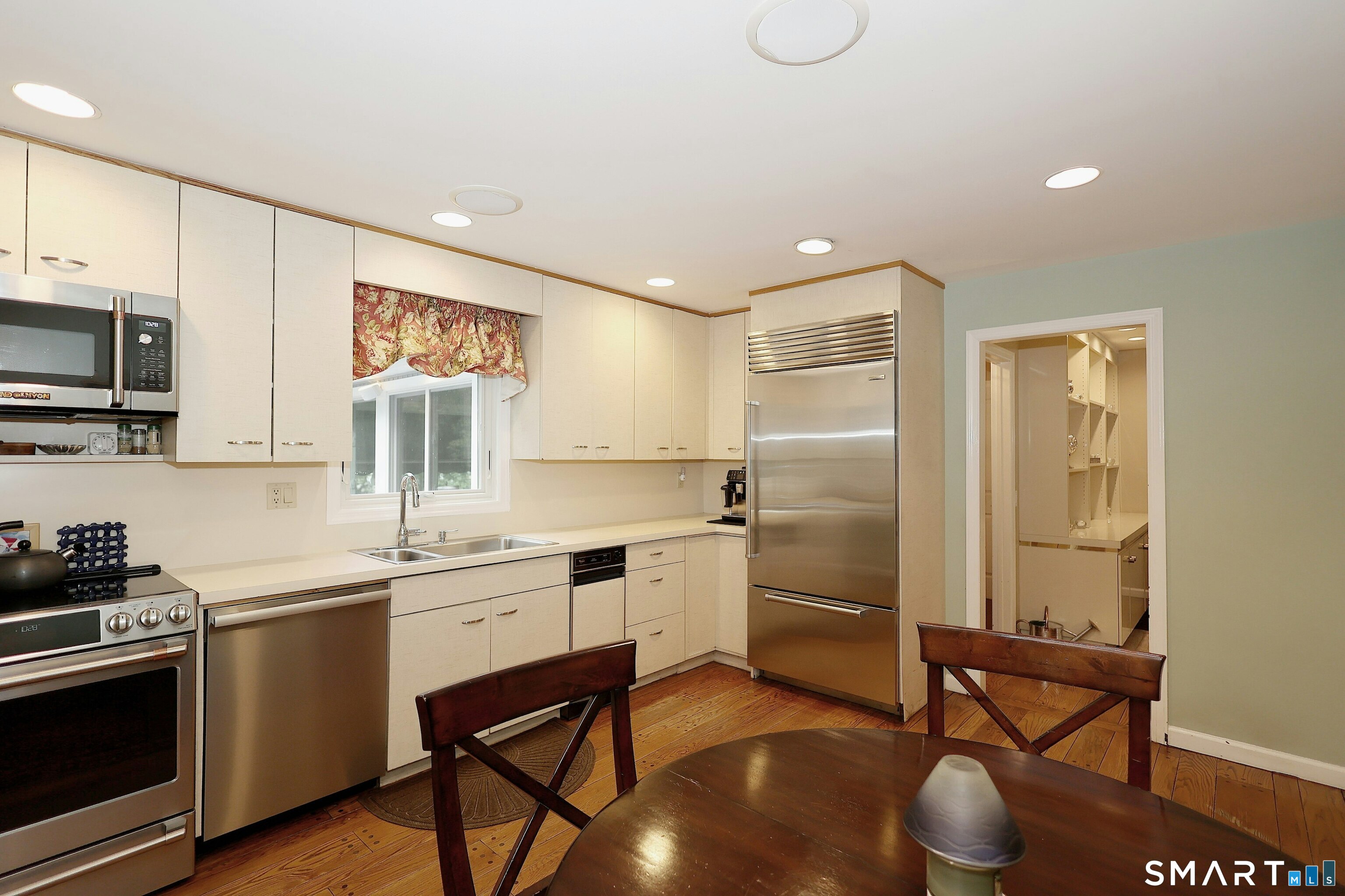 47 Fox Run Road Norwalk, CT 06850 - Photo 14 of 40 Gallery Image 14