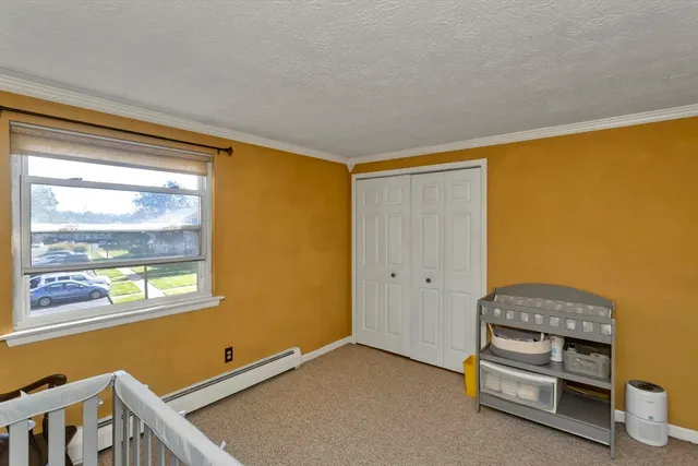 a view of livingroom with furniture