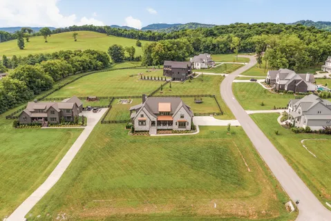 $2,799,990 | 5201 Bond Spgs Court, Thompson's Station, TN 37179