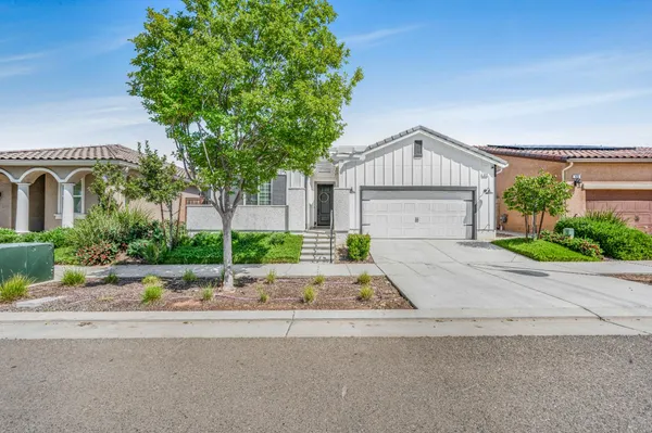 $479,000 | 619 Wood Crest Avenue, Madera, CA 93636