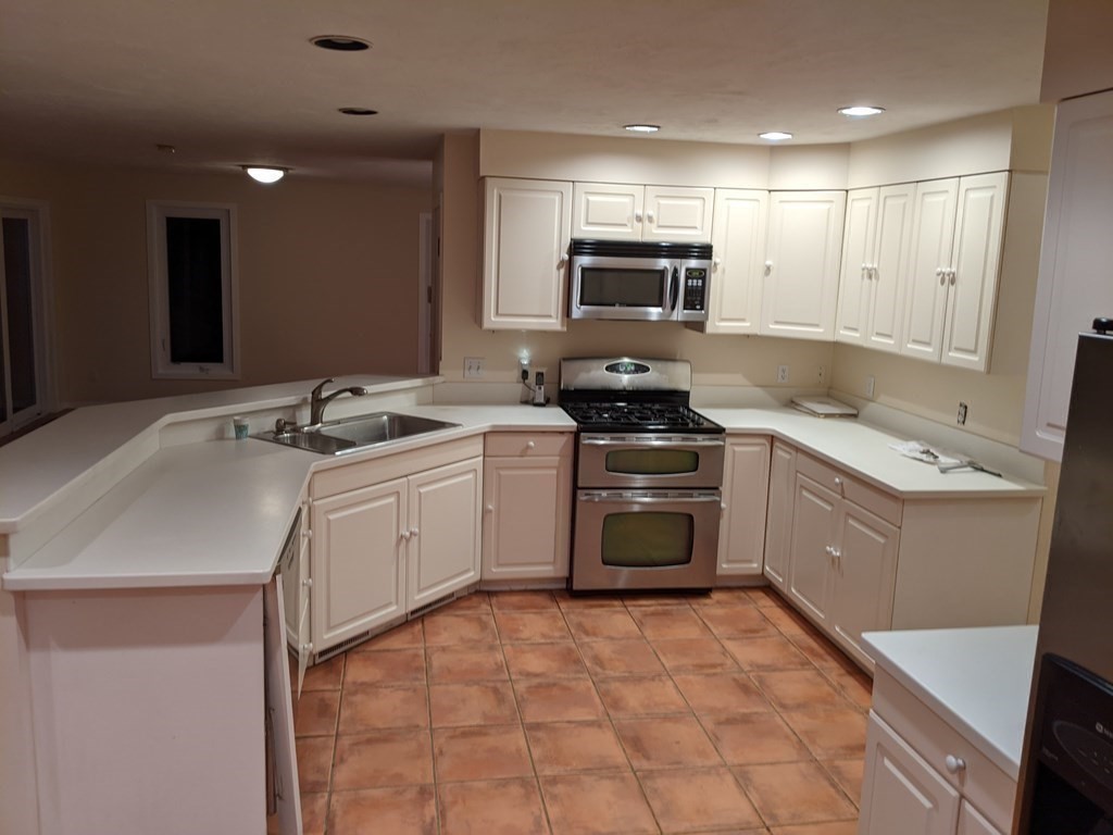53 Pleasant Valley Road Amesbury, MA 01913 - Photo 9 of 36 Gallery Image 9