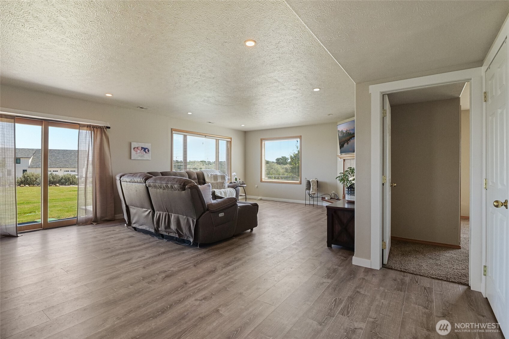 5621 Rd J.4 Northeast Moses Lake, WA 98837 - Photo 9 of 40