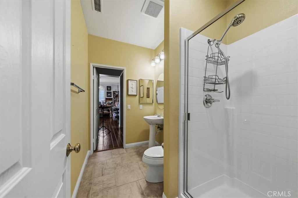 11535 Springwood Court Riverside, CA 92505 - Photo 32 of 50 3rd Bathroom