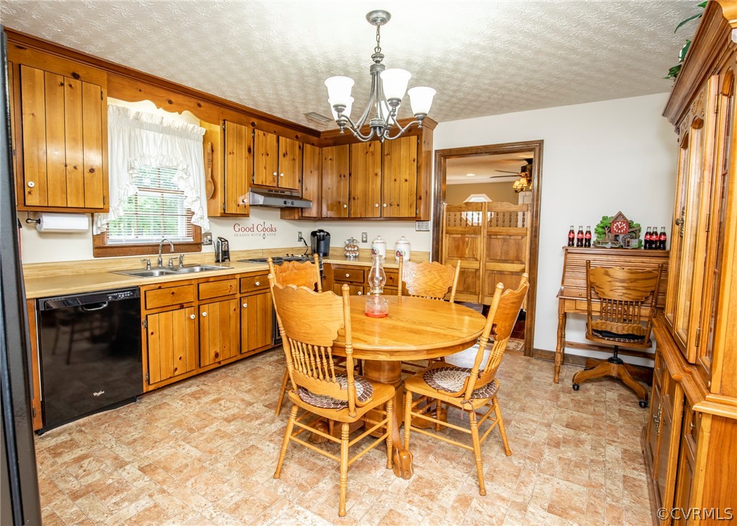 6390 Blenheim Road Powhatan, VA 23139 - Photo 16 of 50 Gallery Image 16