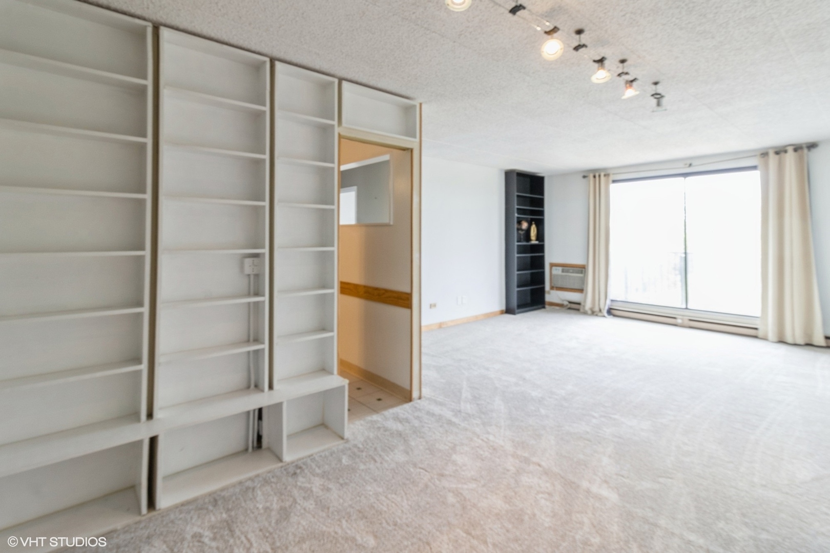 9701 North Dee Road, Unit 4C Niles, IL 60714 - Photo 6 of 13 Gallery Image 6