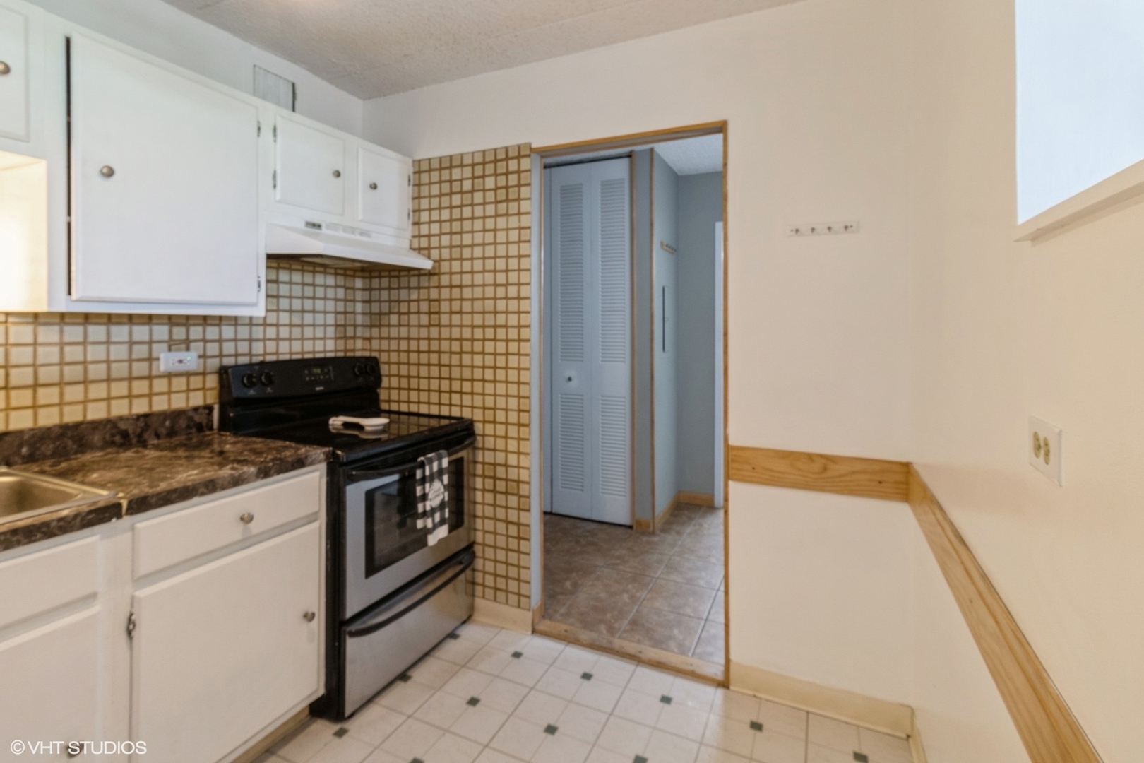 9701 North Dee Road, Unit 4C Niles, IL 60714 - Photo 8 of 13 Gallery Image 8