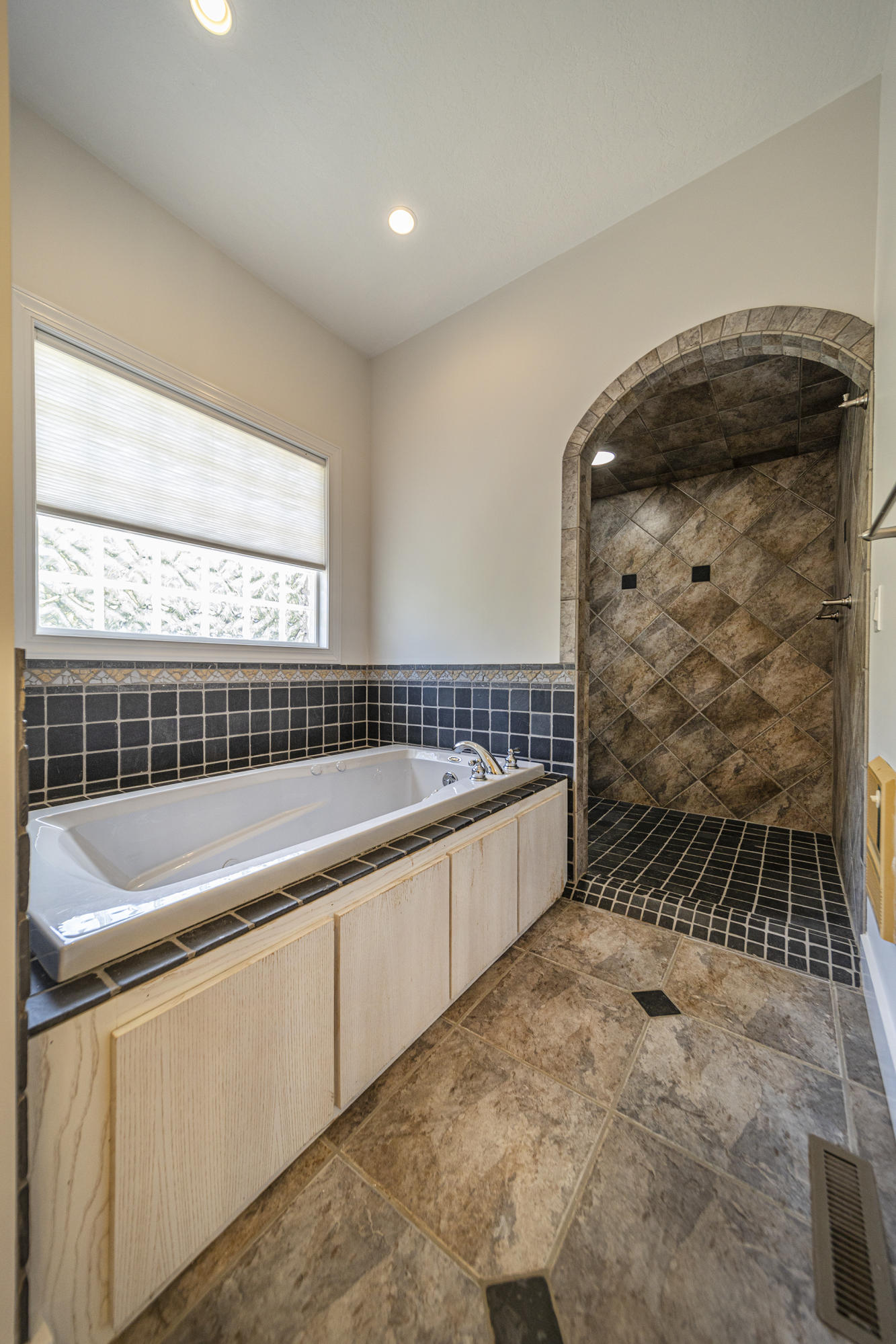 5620 Smith Mountain Road Penhook, VA 24137 - Photo 18 of 40 Master bath