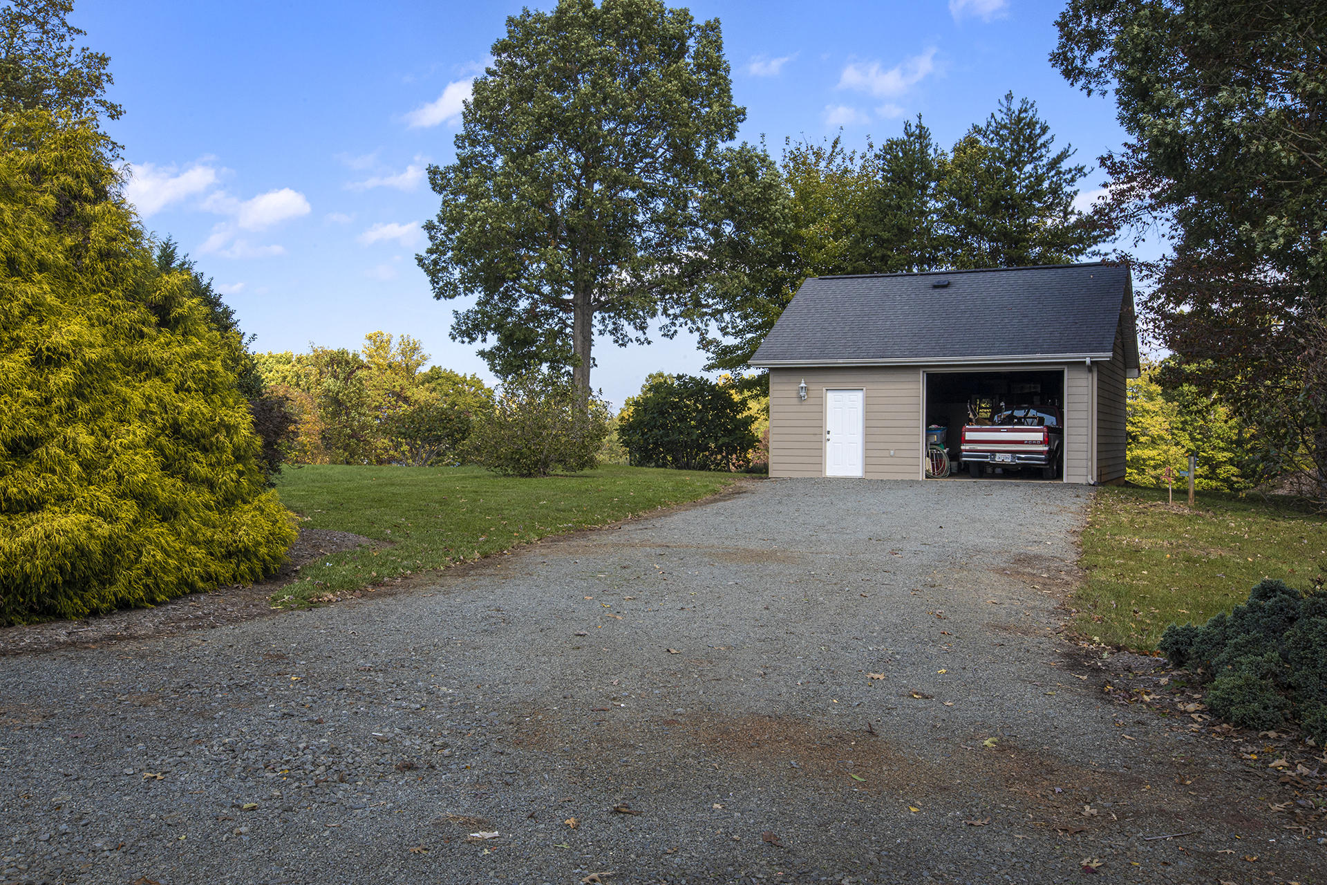 5620 Smith Mountain Road Penhook, VA 24137 - Photo 30 of 40 Detached garage