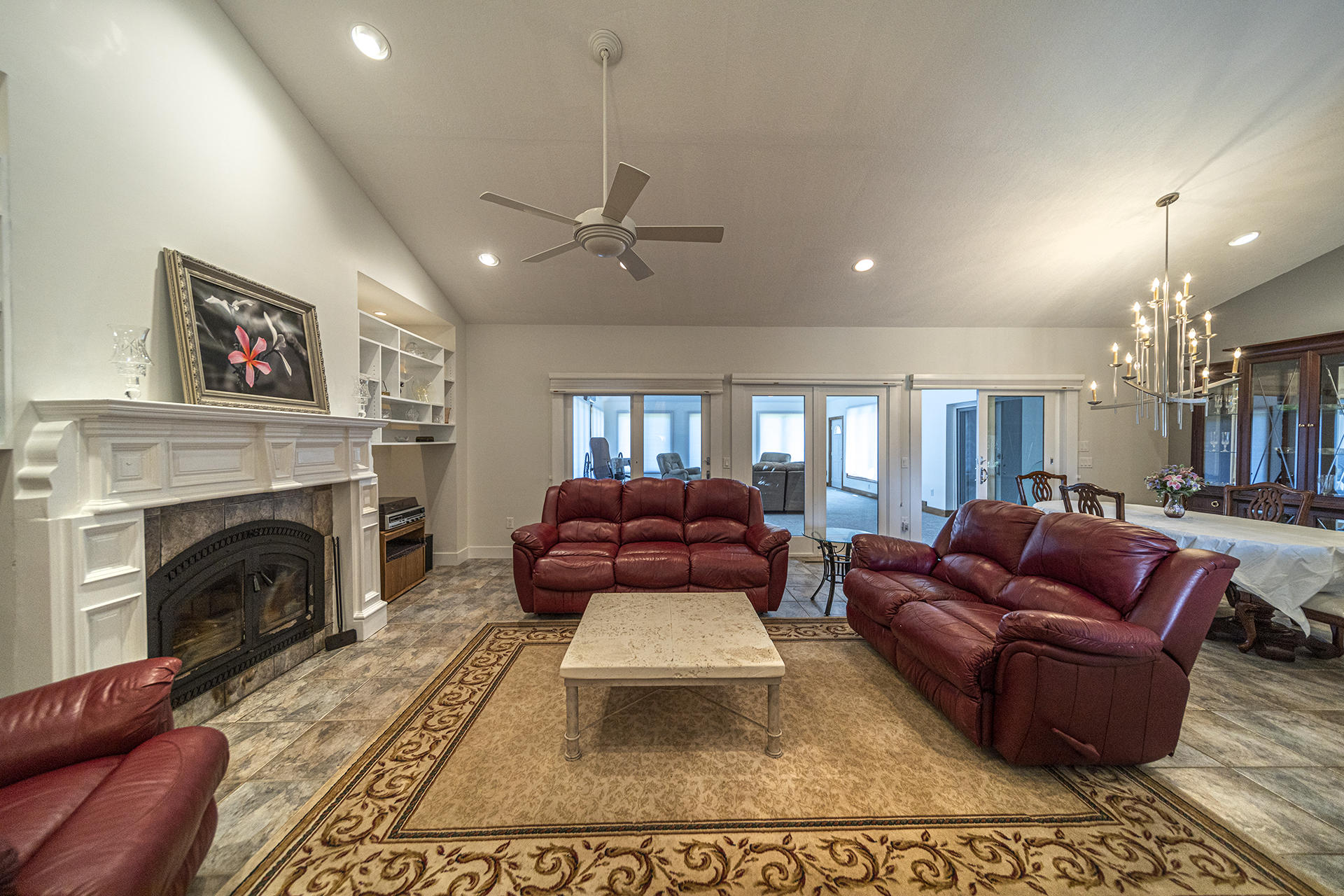 5620 Smith Mountain Road Penhook, VA 24137 - Photo 4 of 40 Livingroom